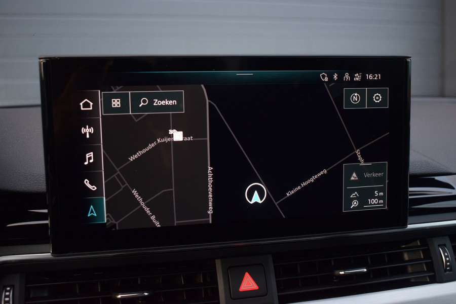 Audi A4 35 TFSI 150pk S-tronic S-line Black Edition | Panoramadak | Virtual | Sfeerverlichting