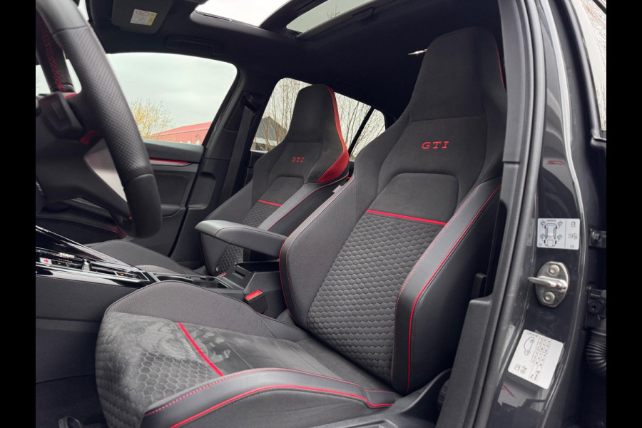 Volkswagen Golf 2.0 TSI GTI Clubsport Pano/Matrix/HuD/Camera