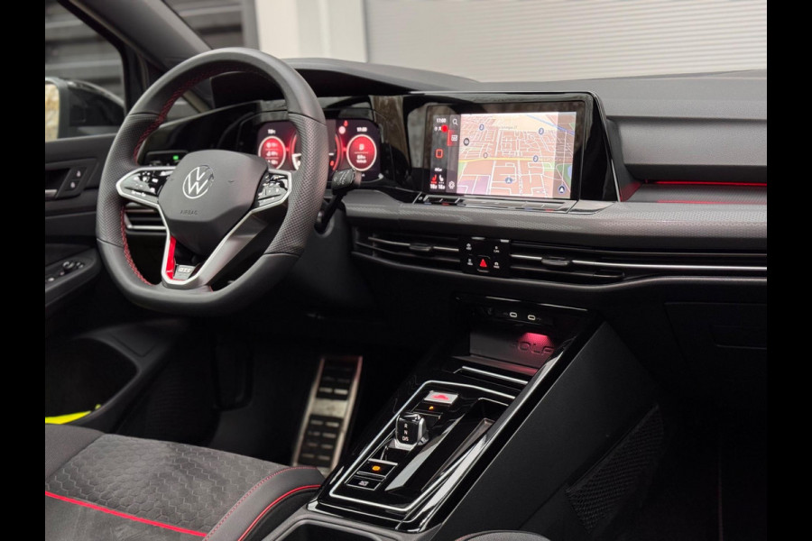 Volkswagen Golf 2.0 TSI GTI Clubsport Pano/Matrix/HuD/Camera