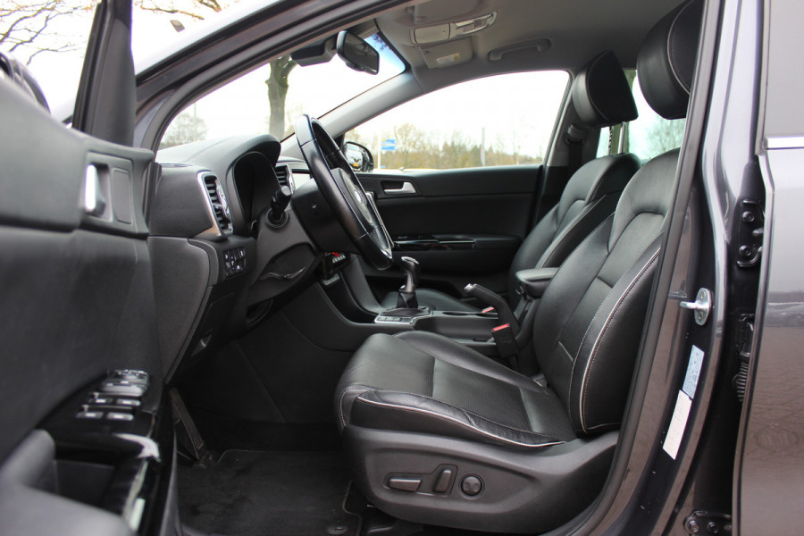 Kia Sportage 1.6 GDI DynamicLine / Camera / Leder / Navigatie / 17'' / Stoelverwarming / DAB / Cruise Control