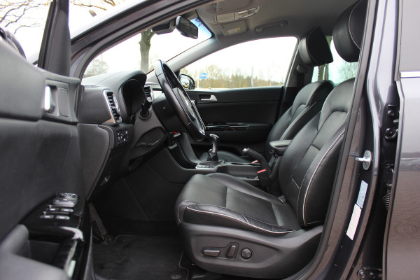 Kia Sportage 1.6 GDI DynamicLine / Camera / Leder / Navigatie / 17'' / Stoelverwarming / DAB / Cruise Control