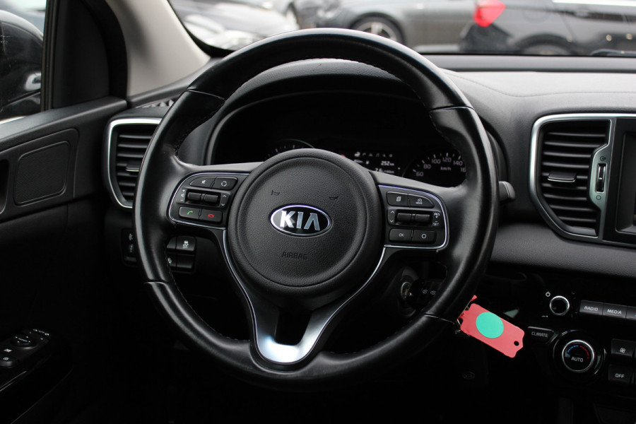 Kia Sportage 1.6 GDI DynamicLine / Camera / Leder / Navigatie / 17'' / Stoelverwarming / DAB / Cruise Control