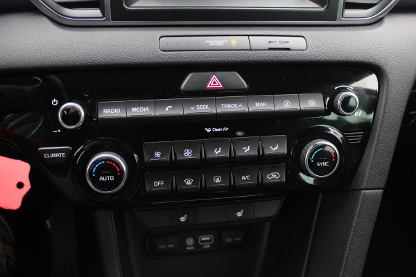 Kia Sportage 1.6 GDI DynamicLine / Camera / Leder / Navigatie / 17'' / Stoelverwarming / DAB / Cruise Control