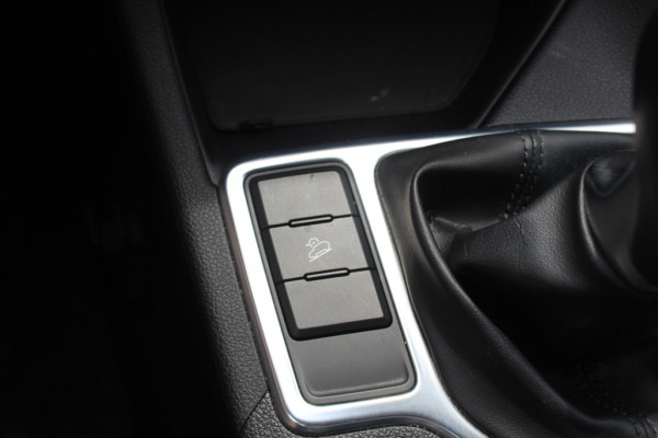 Kia Sportage 1.6 GDI DynamicLine / Camera / Leder / Navigatie / 17'' / Stoelverwarming / DAB / Cruise Control