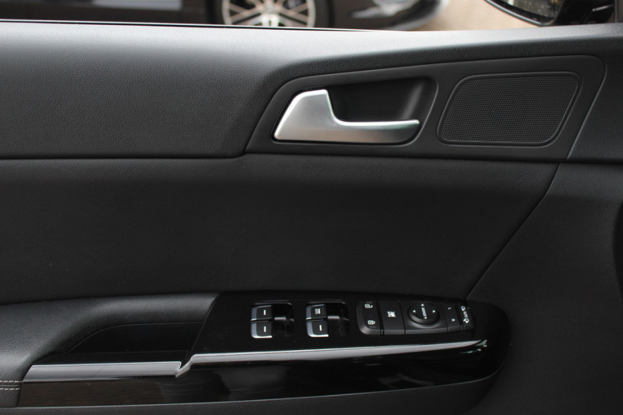 Kia Sportage 1.6 GDI DynamicLine / Camera / Leder / Navigatie / 17'' / Stoelverwarming / DAB / Cruise Control