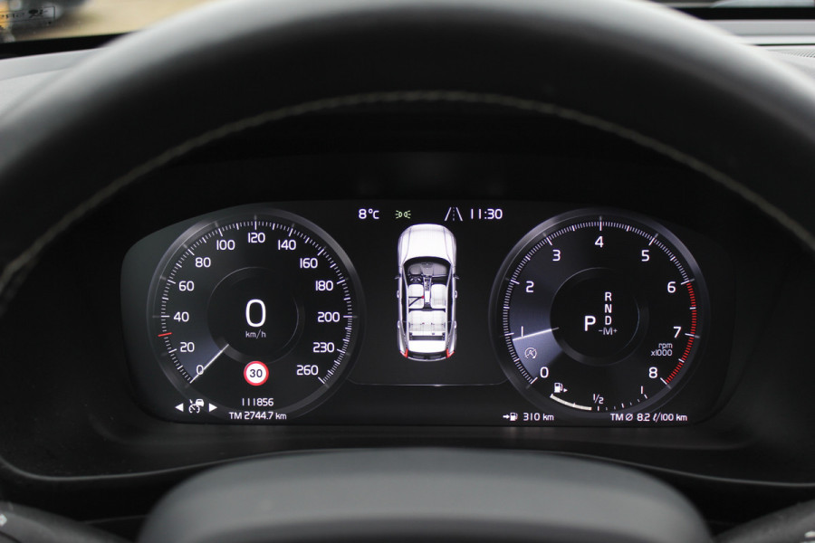 Volvo XC40 2.0 T4 R-Design / Trekhaak / Panoramadak / Camera / Harman Kardon / Leder&Alcantara / 19'' / Bliss / CarPlay / Stoelverwarming / DAB / ACC