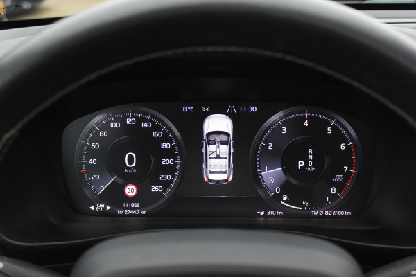 Volvo XC40 2.0 T4 R-Design / Trekhaak / Panoramadak / Camera / Harman Kardon / Leder&Alcantara / 19'' / Bliss / CarPlay / Stoelverwarming / DAB / ACC