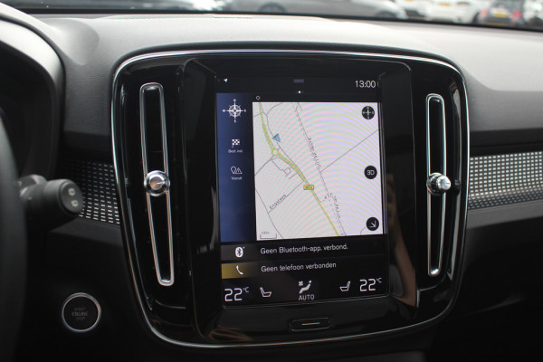 Volvo XC40 2.0 T4 R-Design / Trekhaak / Panoramadak / Camera / Harman Kardon / Leder&Alcantara / 19'' / Bliss / CarPlay / Stoelverwarming / DAB / ACC
