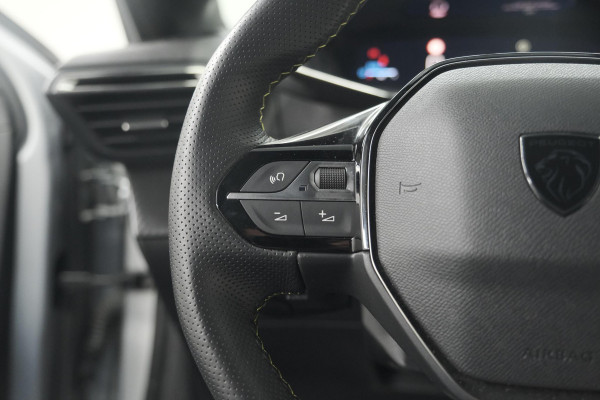 Peugeot 208 PureTech 100 GT Dark Edition | Camera | Navigatie | Apple Carplay | Parkeersensoren