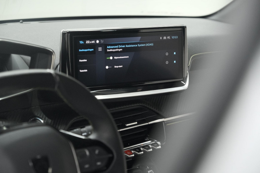 Peugeot 208 PureTech 100 GT Dark Edition | Camera | Navigatie | Apple Carplay | Parkeersensoren