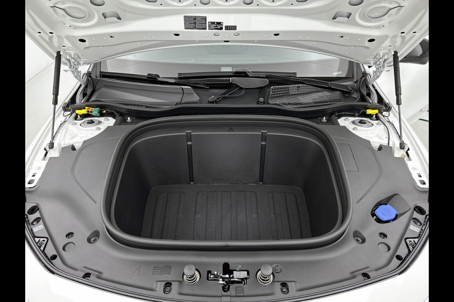 Mercedes-Benz CLA-Klasse 250+ Launch Edition 85 kWh | Trekhaak | Warmtepomp | 19 inch AMG-velgen | Multibeam LED | Panoramadak | Nightpakket | Memorypakket | Smartphone integratiepakket |