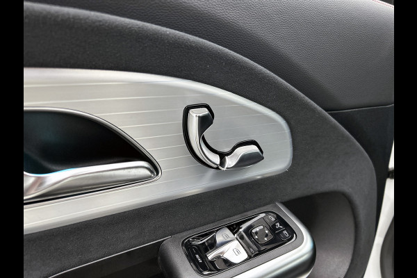 Mercedes-Benz CLA-Klasse 250+ Launch Edition 85 kWh | Trekhaak | Warmtepomp | 19 inch AMG-velgen | Multibeam LED | Panoramadak | Nightpakket | Memorypakket | Smartphone integratiepakket |