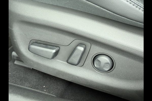 Hyundai Kona EV Premium 64kWh Leer SOH 100% Warmtepomp Krell®-Premium Audio Stoelverwarming+Koeling Camera Apple Carplay Android Auto Head-Up Stuurverwarming Elek.Stoelen Blind Spot Lane Assist VESS 1e Eigenaar Origineel Nederlandse Auto 45.000,-nieuw
