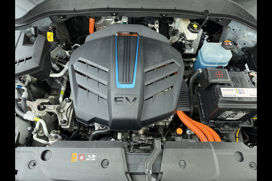 Hyundai Kona EV Premium 64kWh Leer SOH 100% Warmtepomp Krell®-Premium Audio Stoelverwarming+Koeling Camera Apple Carplay Android Auto Head-Up Stuurverwarming Elek.Stoelen Blind Spot Lane Assist VESS 1e Eigenaar Origineel Nederlandse Auto 45.000,-nieuw