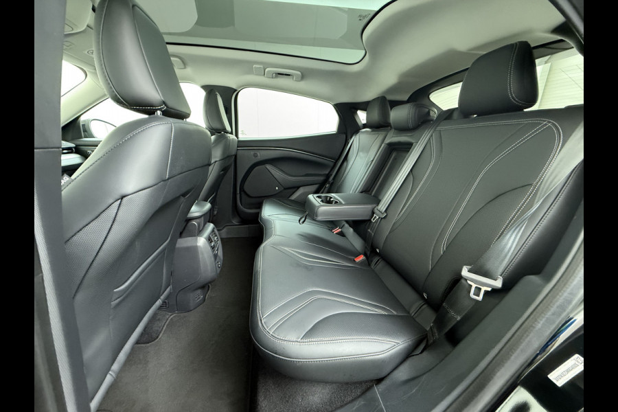 Ford Mustang Mach-E Extended Range RWD 98kWhTechnology Pack Plus Leder Pano-dak Extend B&O®-Hifi Audio 360°Camera Stoel+Stuurverwarming SOH 92.5% Memory Keyless Lane Departure Warning/Lane Keeping Aid Road Edge Detection 1e Eigenaar Origineel Nederlandse Auto Nieuwprijs €60.674,-