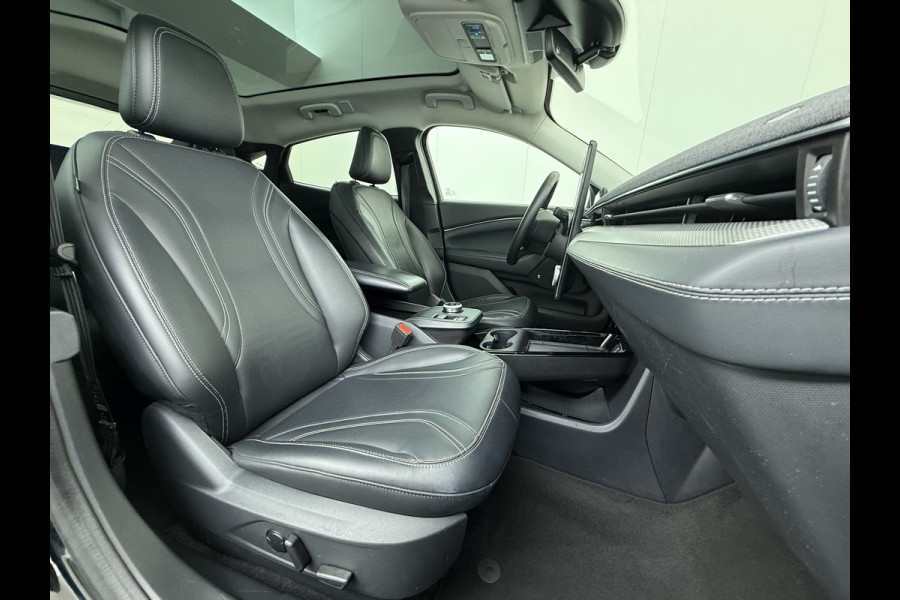 Ford Mustang Mach-E Extended Range RWD 98kWhTechnology Pack Plus Leder Pano-dak Extend B&O®-Hifi Audio 360°Camera Stoel+Stuurverwarming SOH 92.5% Memory Keyless Lane Departure Warning/Lane Keeping Aid Road Edge Detection 1e Eigenaar Origineel Nederlandse Auto Nieuwprijs €60.674,-