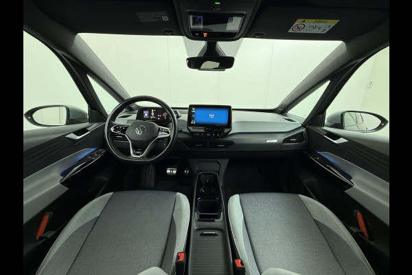 Volkswagen ID.3 First Plus 58 kWh SOH 96% Adap.Cruise Matrix led 19"lm Stoel-verwarmd Navi-Pro Camera Apple Carplay Ecc Auto Lmv DAB  Keyless Advanced Led-a-licht dynamisch Zwarte Hemel Origineel Nederlandse Auto € 44.000 nieuw !