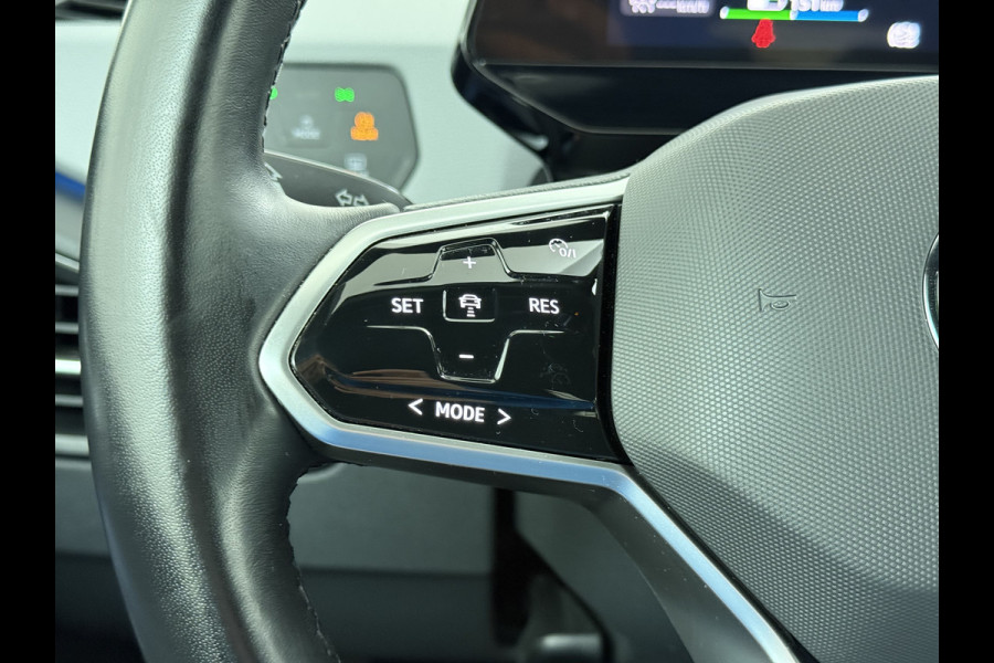 Volkswagen ID.3 First Plus 58 kWh SOH 96% Adap.Cruise Matrix led 19"lm Stoel-verwarmd Navi-Pro Camera Apple Carplay Ecc Auto Lmv DAB  Keyless Advanced Led-a-licht dynamisch Zwarte Hemel Origineel Nederlandse Auto € 44.000 nieuw !