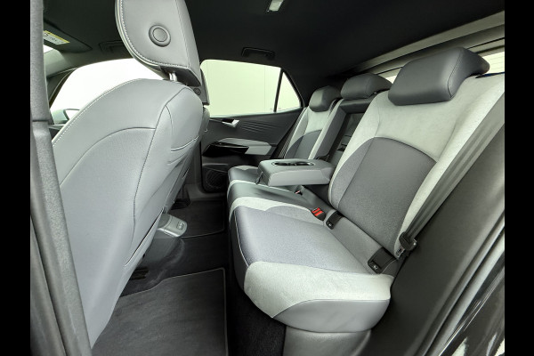 Volkswagen ID.3 First Plus 58 kWh SOH 96% Adap.Cruise Matrix led 19"lm Stoel-verwarmd Navi-Pro Camera Apple Carplay Ecc Auto Lmv DAB  Keyless Advanced Led-a-licht dynamisch Zwarte Hemel Origineel Nederlandse Auto € 44.000 nieuw !