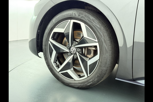 Volkswagen ID.3 First Plus 58 kWh SOH 96% Adap.Cruise Matrix led 19"lm Stoel-verwarmd Navi-Pro Camera Apple Carplay Ecc Auto Lmv DAB  Keyless Advanced Led-a-licht dynamisch Zwarte Hemel Origineel Nederlandse Auto € 44.000 nieuw !