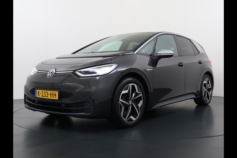 Volkswagen ID.3 First Plus 58 kWh SOH 96% Adap.Cruise Matrix led 19"lm Stoel-verwarmd Navi-Pro Camera Apple Carplay Ecc Auto Lmv DAB  Keyless Advanced Led-a-licht dynamisch Zwarte Hemel Origineel Nederlandse Auto € 44.000 nieuw !