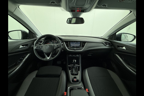 Opel Grandland X T131PK AUT-8Navi Trekhaak Innovation Camera Pdc Ecc Apple Carplay Android AGR-Comfortstoel LED Cruise Control Lane Assist Lmv 18" Licht-Regensensor Sensor dodehoek 1e Eigenaar Origineel Nederlandse Auto 1.300KG Trekgewicht € 40.000 nieuw