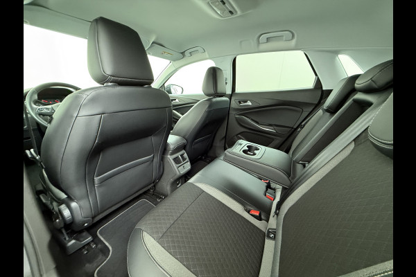 Opel Grandland X T131PK AUT-8Navi Trekhaak Innovation Camera Pdc Ecc Apple Carplay Android AGR-Comfortstoel LED Cruise Control Lane Assist Lmv 18" Licht-Regensensor Sensor dodehoek 1e Eigenaar Origineel Nederlandse Auto 1.300KG Trekgewicht € 40.000 nieuw