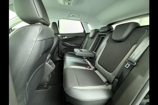 Opel Grandland X T131PK AUT-8Navi Trekhaak Innovation Camera Pdc Ecc Apple Carplay Android AGR-Comfortstoel LED Cruise Control Lane Assist Lmv 18" Licht-Regensensor Sensor dodehoek 1e Eigenaar Origineel Nederlandse Auto 1.300KG Trekgewicht € 40.000 nieuw