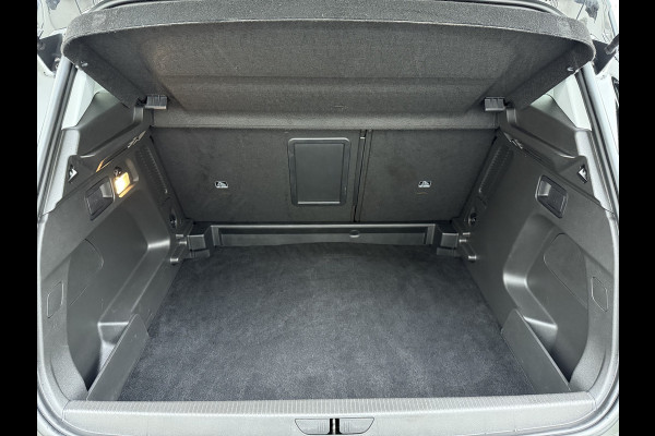 Opel Grandland X T131PK AUT-8Navi Trekhaak Innovation Camera Pdc Ecc Apple Carplay Android AGR-Comfortstoel LED Cruise Control Lane Assist Lmv 18" Licht-Regensensor Sensor dodehoek 1e Eigenaar Origineel Nederlandse Auto 1.300KG Trekgewicht € 40.000 nieuw