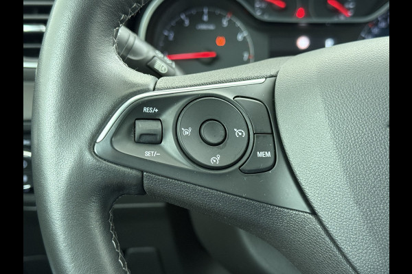 Opel Grandland X T131PK AUT-8Navi Trekhaak Innovation Camera Pdc Ecc Apple Carplay Android AGR-Comfortstoel LED Cruise Control Lane Assist Lmv 18" Licht-Regensensor Sensor dodehoek 1e Eigenaar Origineel Nederlandse Auto 1.300KG Trekgewicht € 40.000 nieuw