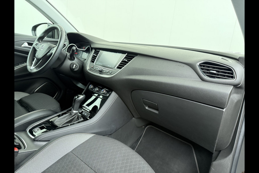 Opel Grandland X T131PK AUT-8Navi Trekhaak Innovation Camera Pdc Ecc Apple Carplay Android AGR-Comfortstoel LED Cruise Control Lane Assist Lmv 18" Licht-Regensensor Sensor dodehoek 1e Eigenaar Origineel Nederlandse Auto 1.300KG Trekgewicht € 40.000 nieuw