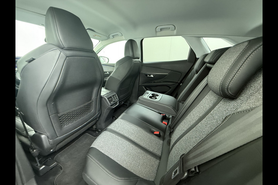 Peugeot 3008 131PK AUT-8 Navi 360°Camera Elektr.-Stoel+Geheugen Apple Carplay Android Trekhaak Ergo-Comfort Stoelen Memory Ecc Cruise Control Pack City Stoelverwarming Lmv Keyless Bluetooth Visio park 1 Privacy Glas Verkeersbord detectie 1e Eigenaar Origineel Nederlandse Auto € 40.000 nieuw Peugeot-Onderhouden EURO 6.3
