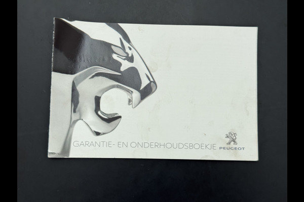 Peugeot 3008 131PK AUT-8 Navi 360°Camera Elektr.-Stoel+Geheugen Apple Carplay Android Trekhaak Ergo-Comfort Stoelen Memory Ecc Cruise Control Pack City Stoelverwarming Lmv Keyless Bluetooth Visio park 1 Privacy Glas Verkeersbord detectie 1e Eigenaar Origineel Nederlandse Auto € 40.000 nieuw Peugeot-Onderhouden EURO 6.3