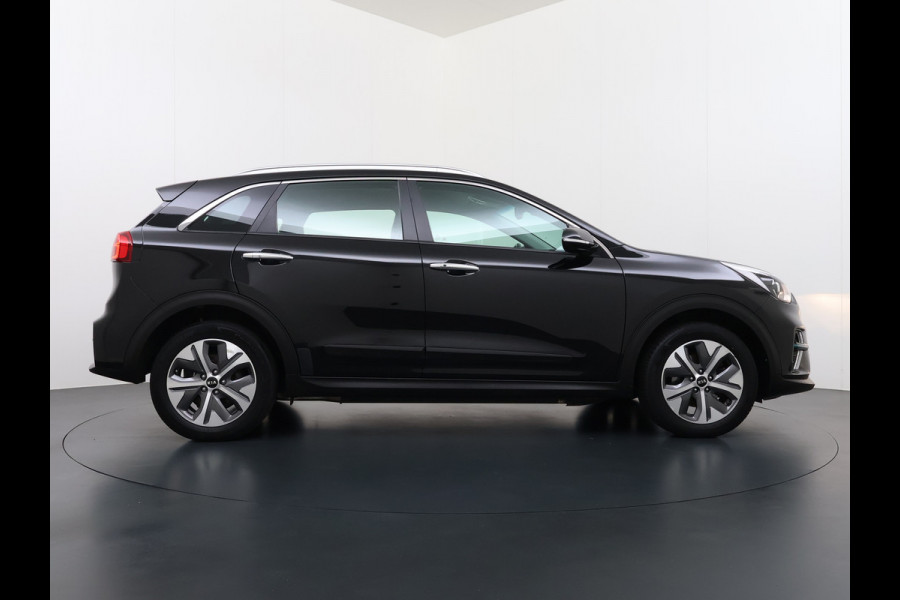 Kia e-Niro EV 64kWh SOH 100% W-pomp Adaptive-Cruise Camera Apple Carplay Android Auto Navi Ecc DynamicLine Stoel-Stuurverwarming Pdc Lane Assist VESS DAB Led Isofix Keyless € 45.000 nieuw Origineel Nederlandse Auto