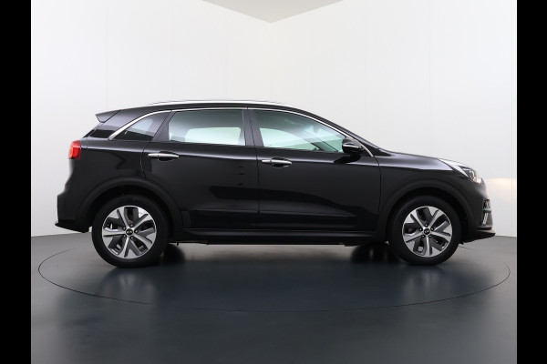 Kia e-Niro EV 64kWh SOH 100% W-pomp Adaptive-Cruise Camera Apple Carplay Android Auto Navi Ecc DynamicLine Stoel-Stuurverwarming Pdc Lane Assist VESS DAB Led Isofix Keyless € 45.000 nieuw Origineel Nederlandse Auto