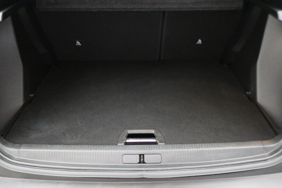 Peugeot 2008 1.2 Hybrid 136 Allure Virtual Cockpit, Camera, ACC, Apple Carplay, LED, Rijstrooksensor, 17''