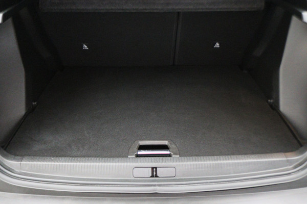 Peugeot 2008 1.2 Hybrid 136 Allure Virtual Cockpit, Camera, ACC, Apple Carplay, LED, Rijstrooksensor, 17''