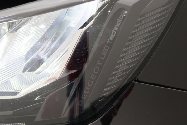 Peugeot 2008 1.2 Hybrid 136 Allure Virtual Cockpit, Camera, ACC, Apple Carplay, LED, Rijstrooksensor, 17''