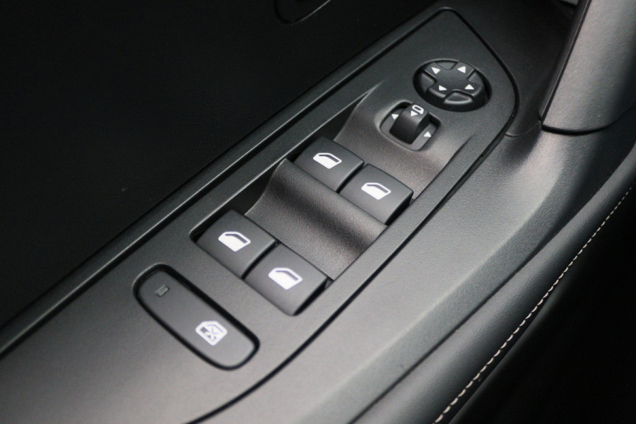 Peugeot 2008 1.2 Hybrid 136 Allure Virtual Cockpit, Camera, ACC, Apple Carplay, LED, Rijstrooksensor, 17''