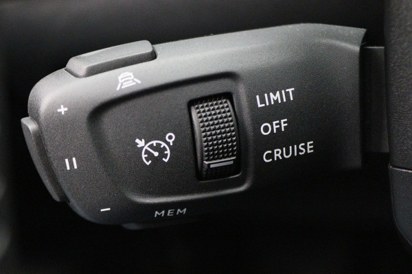 Peugeot 2008 1.2 Hybrid 136 Allure Virtual Cockpit, Camera, ACC, Apple Carplay, LED, Rijstrooksensor, 17''
