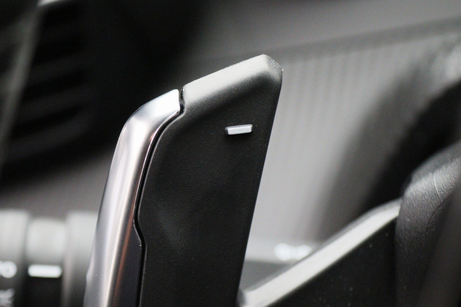 Peugeot 2008 1.2 Hybrid 136 Allure Virtual Cockpit, Camera, ACC, Apple Carplay, LED, Rijstrooksensor, 17''