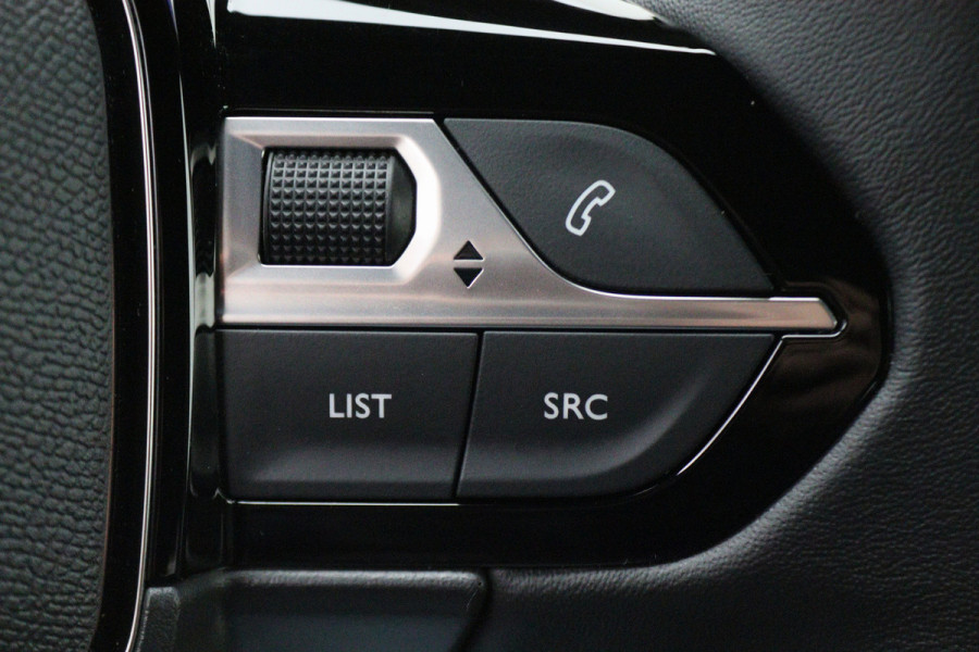 Peugeot 2008 1.2 Hybrid 136 Allure Virtual Cockpit, Camera, ACC, Apple Carplay, LED, Rijstrooksensor, 17''