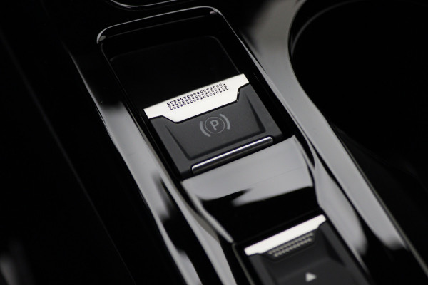 Peugeot 2008 1.2 Hybrid 136 Allure Virtual Cockpit, Camera, ACC, Apple Carplay, LED, Rijstrooksensor, 17''