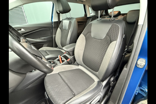 Opel Grandland X BWJ 2019 | 1.2T 131PK Bus. Executive | TREKHAAK | PANO DAK | CLIMA | NAVI | 18'' LMV | CARPLAY | SPORTSTOELEN | PDC 2X