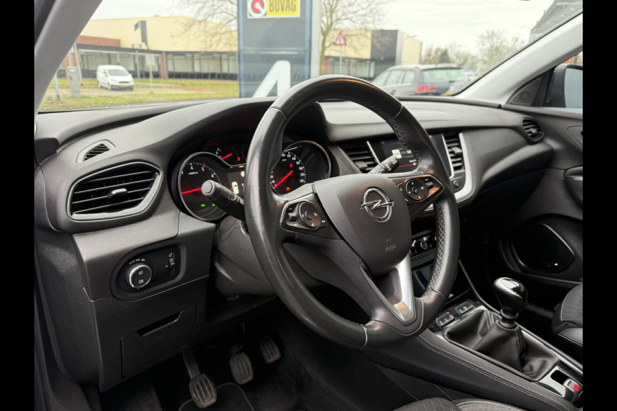 Opel Grandland X BWJ 2019 | 1.2T 131PK Bus. Executive | TREKHAAK | PANO DAK | CLIMA | NAVI | 18'' LMV | CARPLAY | SPORTSTOELEN | PDC 2X