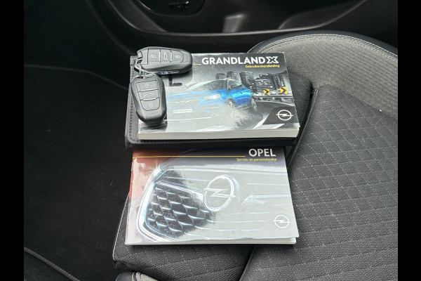 Opel Grandland X BWJ 2019 | 1.2T 131PK Bus. Executive | TREKHAAK | PANO DAK | CLIMA | NAVI | 18'' LMV | CARPLAY | SPORTSTOELEN | PDC 2X