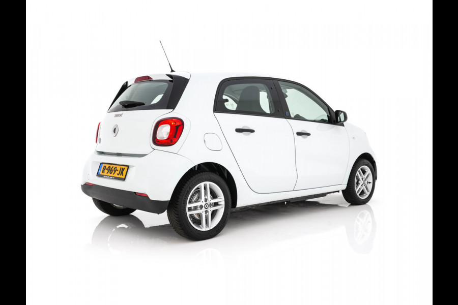 Smart Forfour EQ Essential 18 kWh [ 3-Fase ] (INCL-BTW) Aut. *FULL-LEATHER | AIRCO | CRUISE | DAB+ | COMFORT-SEATS | 15''ALU*