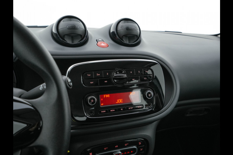 Smart Forfour EQ Essential 18 kWh [ 3-Fase ] (INCL-BTW) Aut. *FULL-LEATHER | AIRCO | CRUISE | DAB+ | COMFORT-SEATS | 15''ALU*