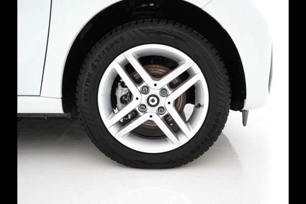 Smart Forfour EQ Essential 18 kWh [ 3-Fase ] (INCL-BTW) Aut. *FULL-LEATHER | AIRCO | CRUISE | DAB+ | COMFORT-SEATS | 15''ALU*
