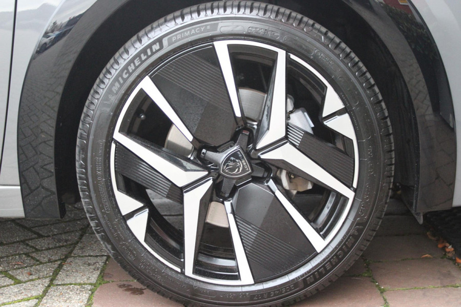 Peugeot 208 Hybrid 145PK e-DCS6 GT PACK | ELEKTRISCH VERSTELBARE BESTUURDERSSTOEL MET MASSAGE FUNCTIE | CAMERA VOOR + ACHTER | ALCANTARA BEKLEDING | DODEHOEK DETECTIE | ADAPTIVE CRUISE CONTROL | NAVIGATIE | DRAADLOZE APPLE CARPLAY/ANDROID AURO | PANORAMA DAK | ZWART DAK | FULL LED KOPLAMPEN | DRAADLOZE TELEFOONLADER | STOEL VERWARMING | LICHTMETALEN VELGEN 17" | GETINTE RUITEN |